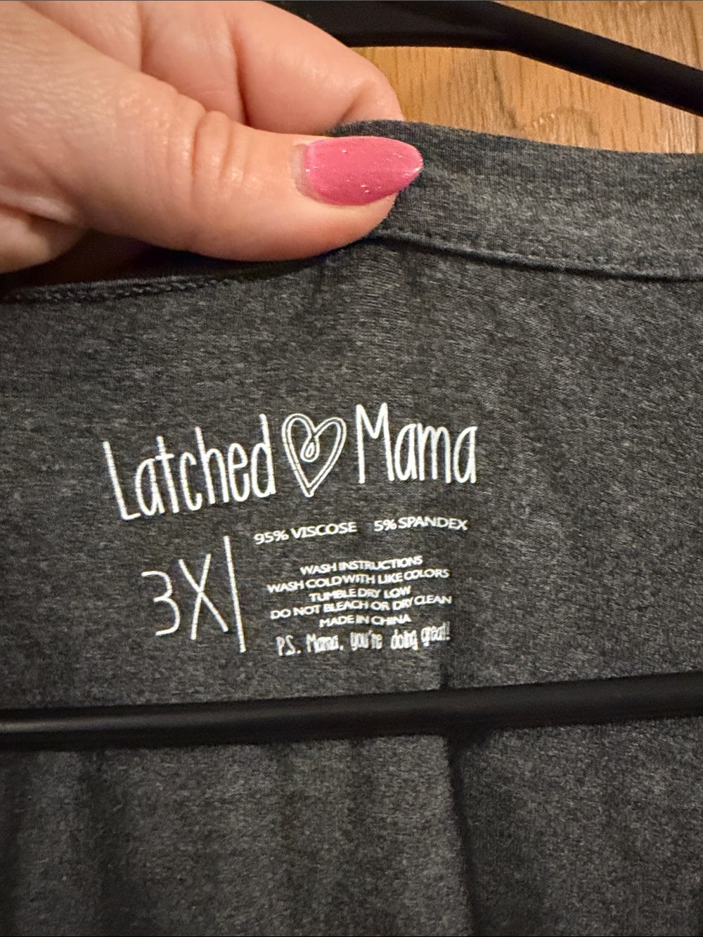 Latched Mama V-Neck Boyfriend Charcoal Gray Nursing Tee 3X - Picture 2 of 7
